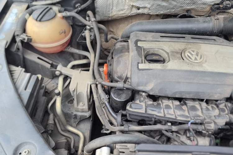 Used Volkswagen Tiguan 2013 1.8 TSI Automatic Two-Wheel Drive Comfort Edition Engine Bay Right