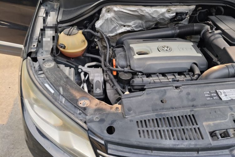 Used Volkswagen Tiguan 2013 1.8 TSI Automatic All-Wheel Drive Luxury Model Engine Bay Right