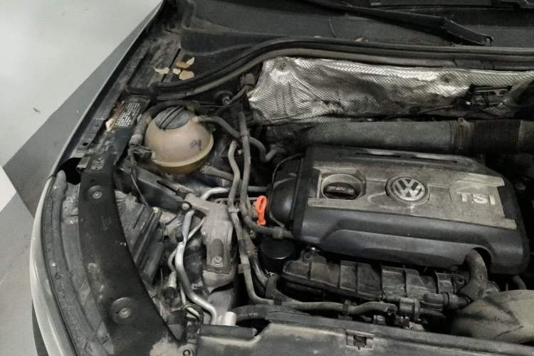 Used Volkswagen Tiguan 2013 1.8TSI Automatic Two-Wheel Drive Trend Edition Engine Bay Right