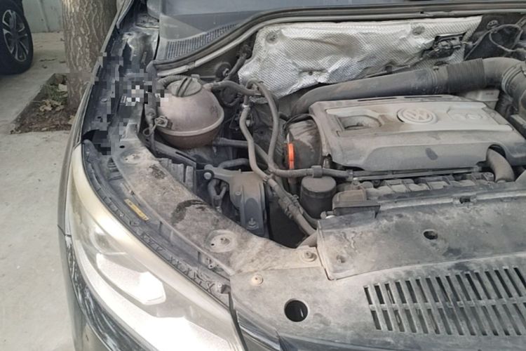 Used Volkswagen Tiguan 2013 1.8 TSI Automatic Two-Wheel Drive Comfort Edition Engine Bay Right