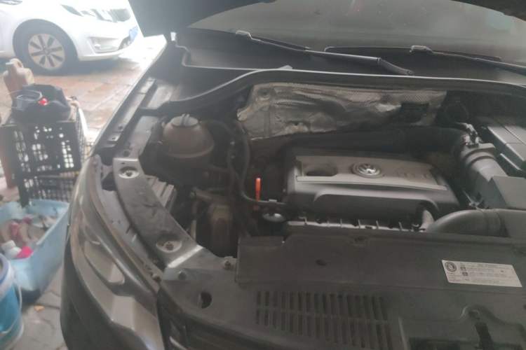 Used Volkswagen Tiguan 2013 1.8 TSI Automatic Two-Wheel Drive Comfort Edition Engine Bay Right