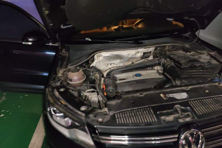 Used Volkswagen Tiguan 2013 1.8TSI Automatic Two-Wheel Drive Trend Edition Engine Bay Right