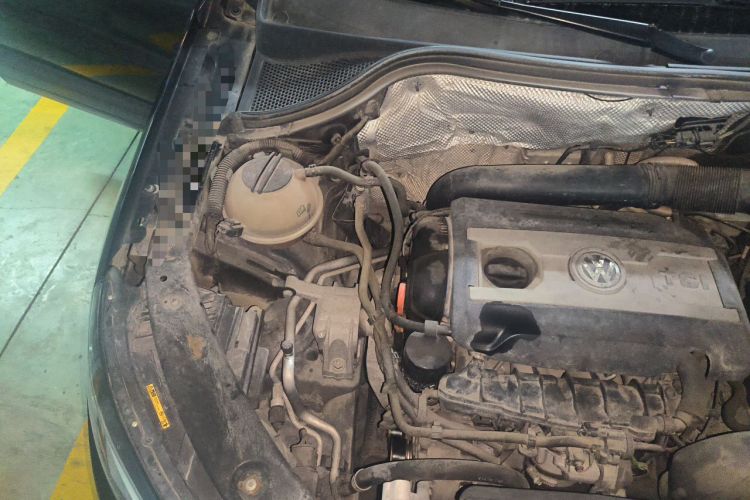 Used Volkswagen Tiguan 2013 1.8 TSI Automatic Two-Wheel Drive Comfort Edition Engine Bay Right