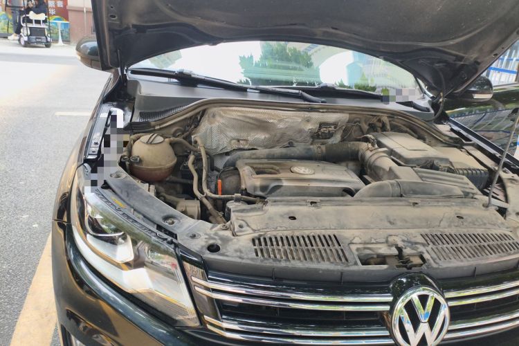 Used Volkswagen Tiguan 2013 1.8 TSI Automatic Two-Wheel Drive Comfort Edition Engine Bay Right