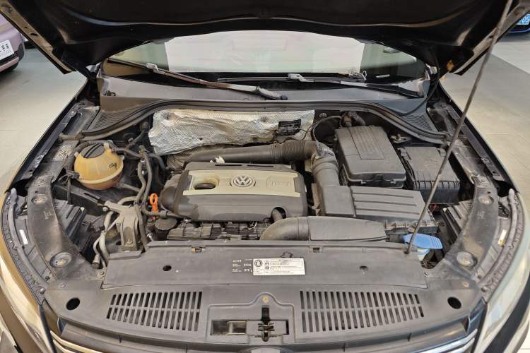 Used Volkswagen Tiguan 2013 1.8TSI Automatic Two-Wheel Drive Trend Edition Engine Bay