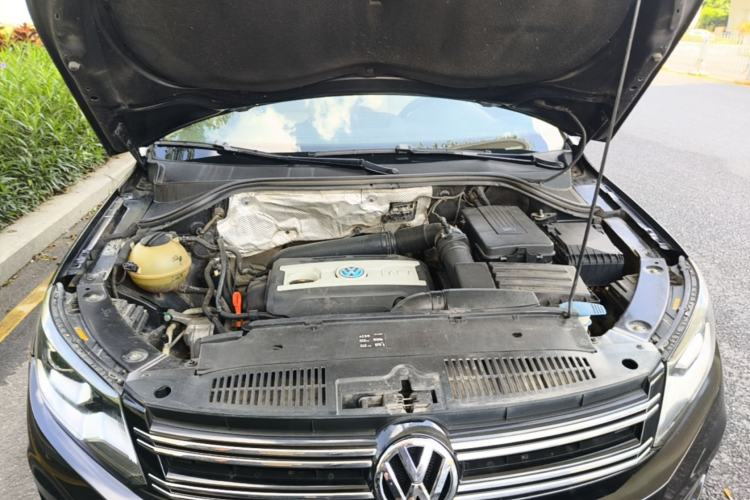 Used Volkswagen Tiguan 2013 1.8 TSI Automatic All-Wheel Drive Luxury Model Engine Bay