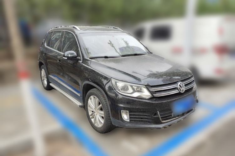 Used Volkswagen Tiguan 2013 2.0 TSI Automatic All-Wheel-Drive Flagship Edition Front Right 45 Deg