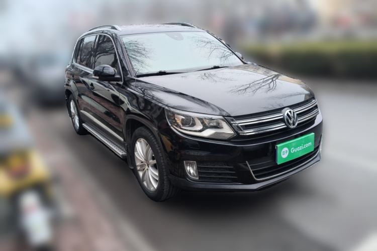 Used Volkswagen Tiguan 2013 2.0 TSI Automatic All-Wheel-Drive Flagship Edition Front Right 45 Deg