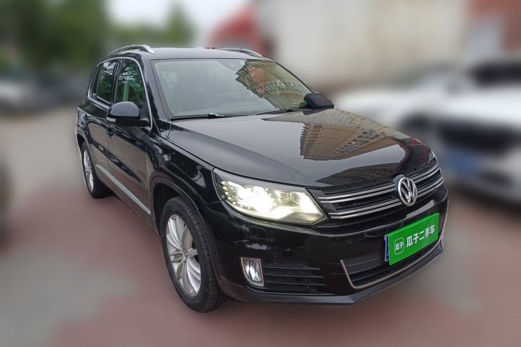 Used Volkswagen Tiguan 2013 2.0 TSI Automatic All-Wheel-Drive Flagship Edition Front Right 45 Deg