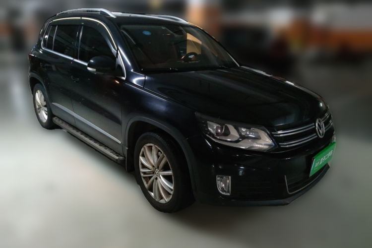 Used Volkswagen Tiguan 2013 2.0 TSI Automatic All-Wheel-Drive Flagship Edition Front Right 45 Deg