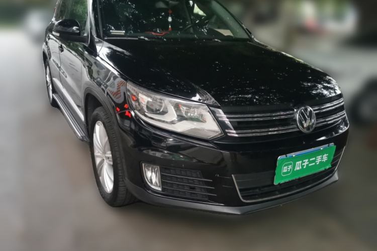 Used Volkswagen Tiguan 2013 2.0 TSI Automatic All-Wheel Drive Luxury Edition Front Right 45 Deg