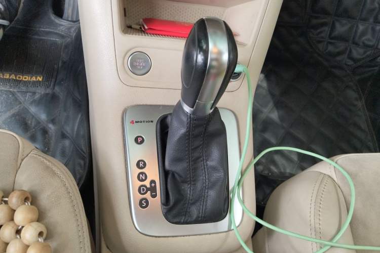 Used Volkswagen Tiguan 2013 2.0 TSI Automatic All-Wheel-Drive Flagship Edition Gear Lever