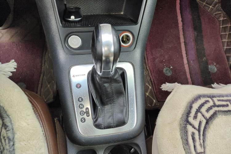Used Volkswagen Tiguan 2013 2.0 TSI Automatic All-Wheel-Drive Flagship Edition Gear Lever