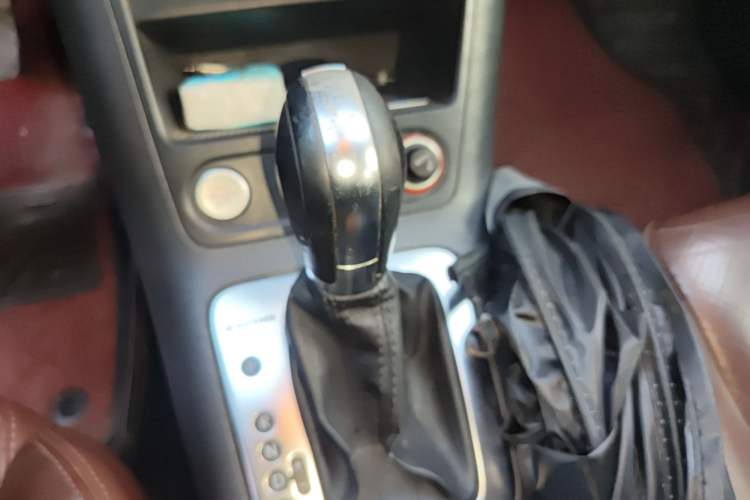 Used Volkswagen Tiguan 2013 2.0 TSI Automatic All-Wheel-Drive Flagship Edition Gear Lever