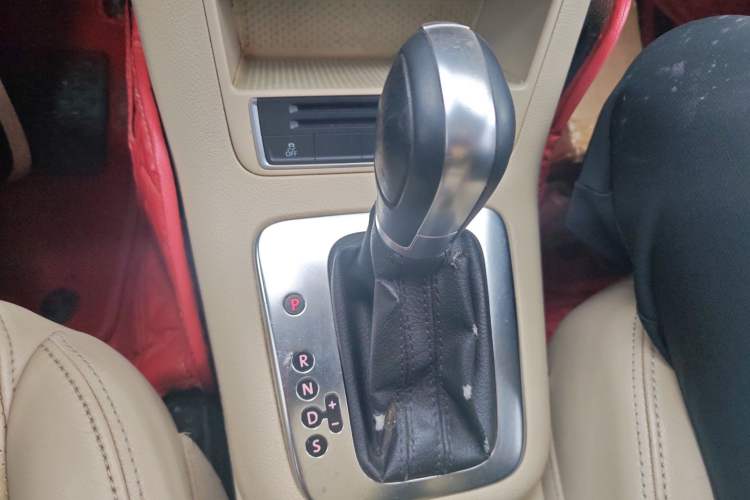 Used Volkswagen Tiguan 2013 1.8TSI Automatic Two-Wheel Drive Luxury Model Gear Lever
