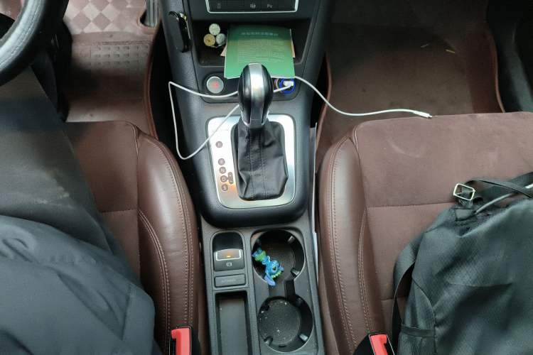 Used Volkswagen Tiguan 2013 2.0 TSI Automatic All-Wheel-Drive Flagship Edition Gear Lever