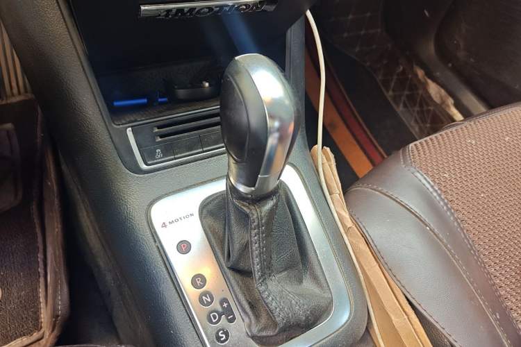 Used Volkswagen Tiguan 2013 1.8 TSI Automatic All-Wheel Drive Luxury Model Gear Lever
