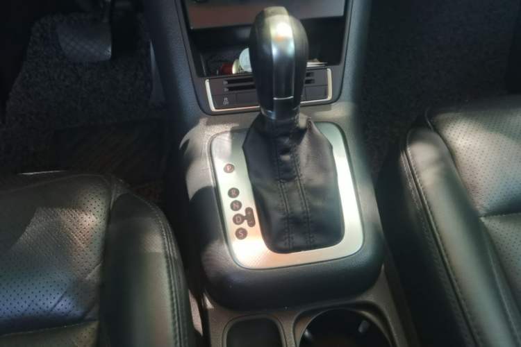 Used Volkswagen Tiguan 2013 1.8TSI Automatic Two-Wheel Drive Luxury Model Gear Lever