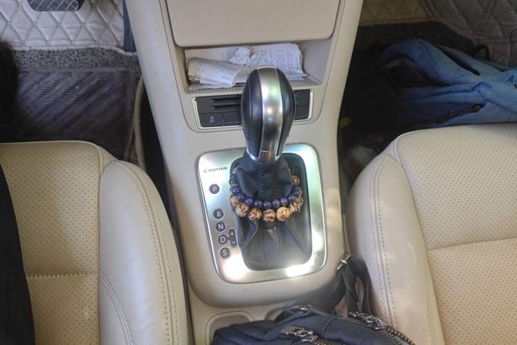 Used Volkswagen Tiguan 2013 2.0 TSI Automatic All-Wheel Drive Luxury Edition Gear Lever