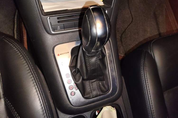 Used Volkswagen Tiguan 2013 1.8TSI Automatic All-Wheel-Drive Comfort Edition Gear Lever
