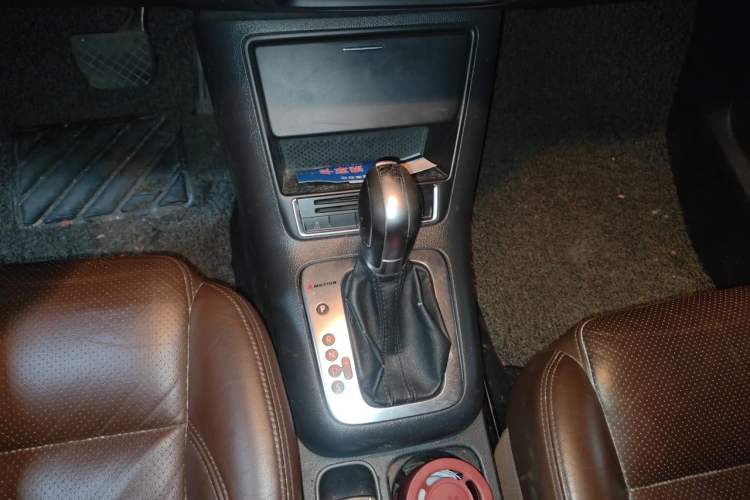 Used Volkswagen Tiguan 2013 1.8 TSI Automatic All-Wheel Drive Luxury Model Gear Lever