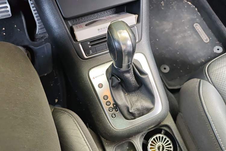 Used Volkswagen Tiguan 2013 1.8 TSI Automatic All-Wheel Drive Luxury Model Gear Lever