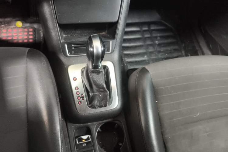 Used Volkswagen Tiguan 2013 1.8TSI Automatic Two-Wheel Drive Trend Edition Gear Lever