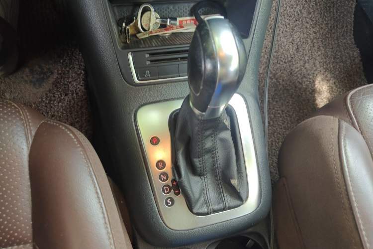 Used Volkswagen Tiguan 2013 1.8TSI Automatic Two-Wheel Drive Luxury Model Gear Lever