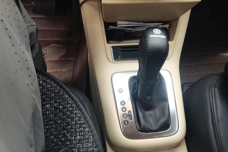 Used Volkswagen Tiguan 2013 1.8TSI Automatic Two-Wheel Drive Trend Edition Gear Lever