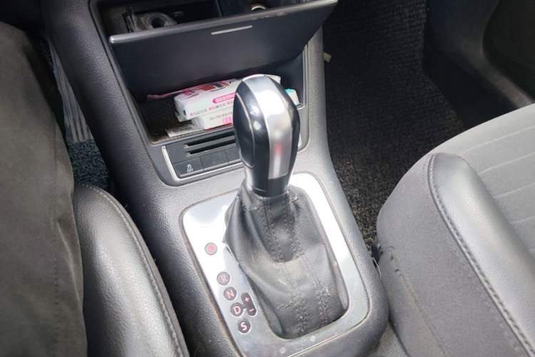 Used Volkswagen Tiguan 2013 1.8TSI Automatic Two-Wheel Drive Trend Edition Gear Lever