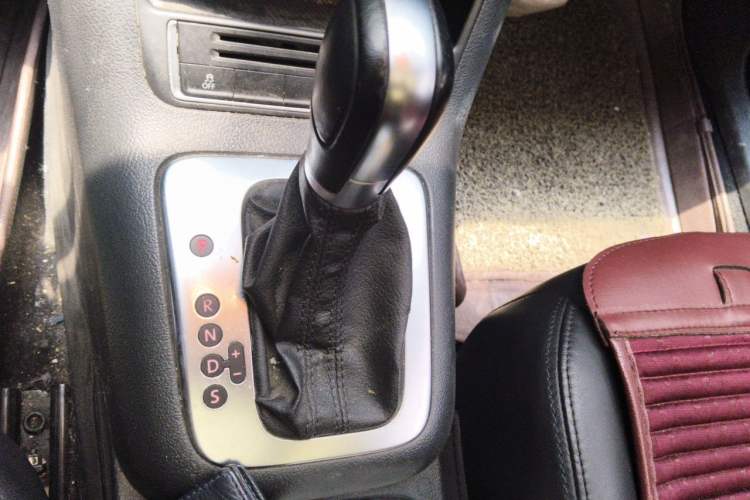Used Volkswagen Tiguan 2013 1.8TSI Automatic Two-Wheel Drive Luxury Model Gear Lever