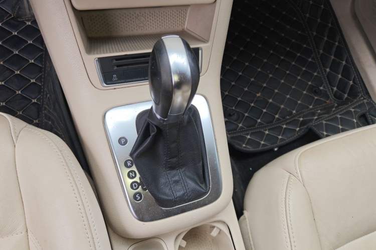 Used Volkswagen Tiguan 2013 1.8 TSI Automatic Two-Wheel Drive Comfort Edition Gear Lever