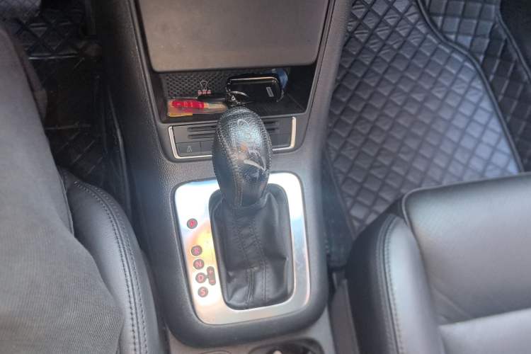 Used Volkswagen Tiguan 2013 1.8TSI Automatic Two-Wheel Drive Luxury Model Gear Lever
