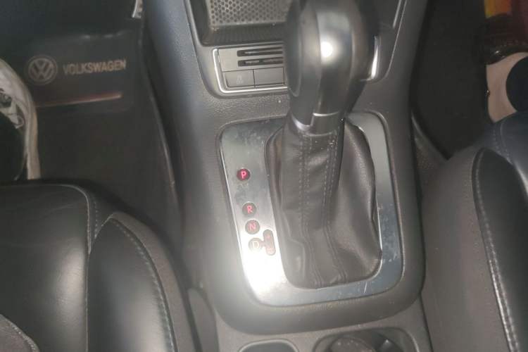 Used Volkswagen Tiguan 2013 1.8 TSI Automatic Two-Wheel Drive Comfort Edition Gear Lever