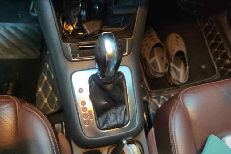 Used Volkswagen Tiguan 2013 1.8TSI Automatic Two-Wheel Drive Luxury Model Gear Lever