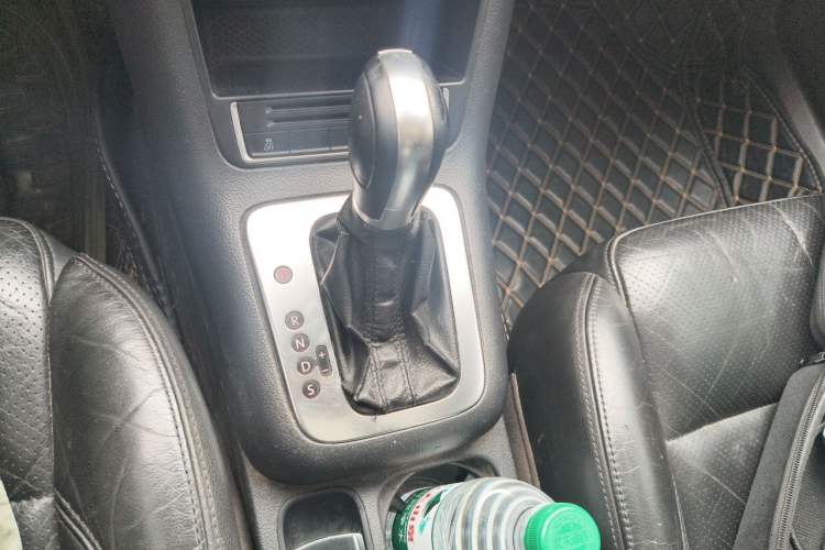 Used Volkswagen Tiguan 2013 1.8TSI Automatic Two-Wheel Drive Luxury Model Gear Lever