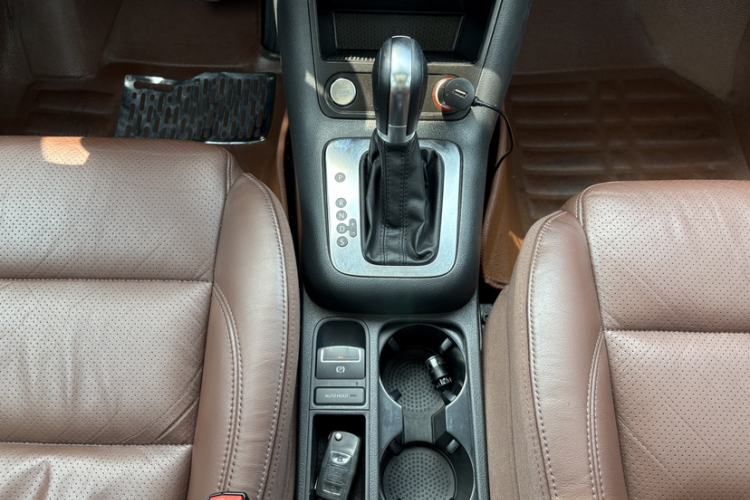 Used Volkswagen Tiguan 2013 1.8TSI Automatic Two-Wheel Drive Luxury Model Gear Lever