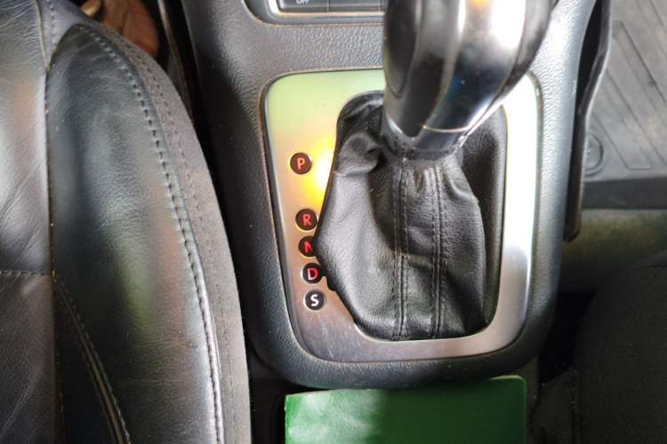 Used Volkswagen Tiguan 2013 1.8 TSI Automatic Two-Wheel Drive Comfort Edition Gear Lever