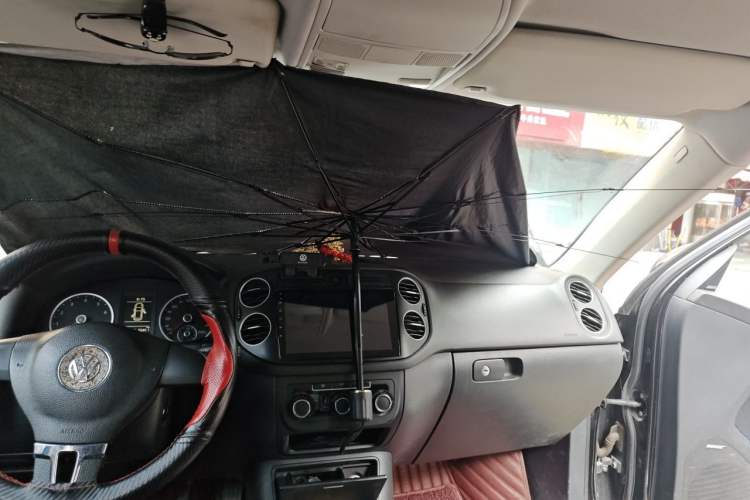 Used Volkswagen Tiguan 2013 1.8TSI Automatic Two-Wheel Drive Trend Edition Headliner