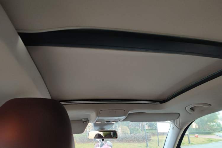 Used Volkswagen Tiguan 2013 2.0 TSI Automatic All-Wheel-Drive Flagship Edition Headliner