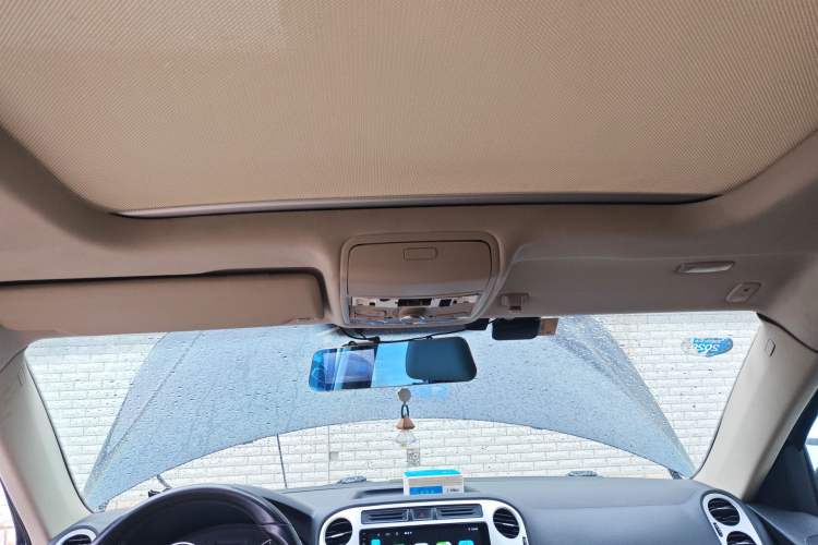 Used Volkswagen Tiguan 2013 1.8TSI Automatic Two-Wheel Drive Luxury Model Headliner