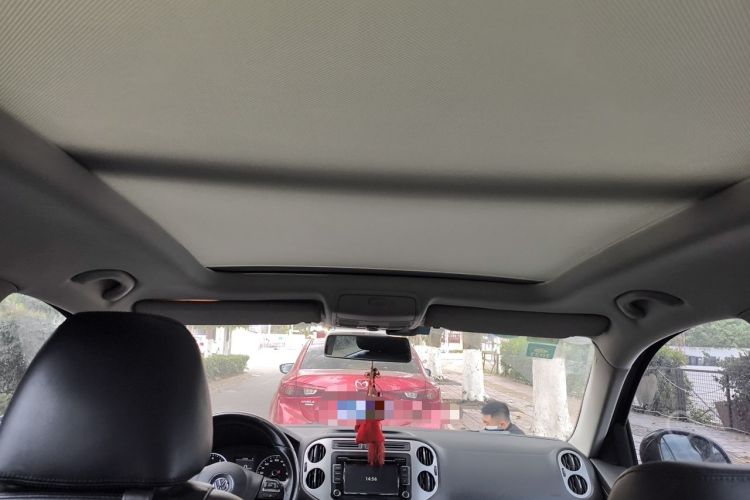 Used Volkswagen Tiguan 2013 1.8 TSI Automatic All-Wheel Drive Luxury Model Headliner