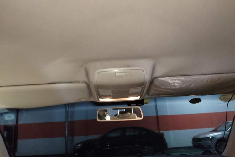 Used Volkswagen Tiguan 2013 1.8TSI Automatic All-Wheel-Drive Comfort Edition Headliner