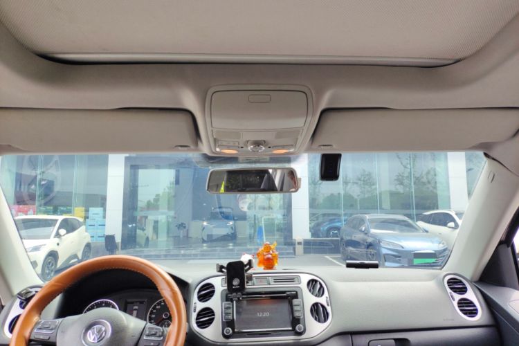Used Volkswagen Tiguan 2013 2.0 TSI Automatic All-Wheel Drive Luxury Edition Headliner