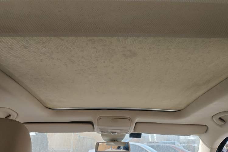Used Volkswagen Tiguan 2013 2.0 TSI Automatic All-Wheel-Drive Flagship Edition Headliner