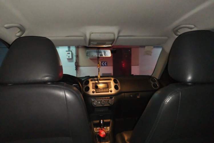 Used Volkswagen Tiguan 2013 1.8 TSI Automatic Two-Wheel Drive Comfort Edition Headliner
