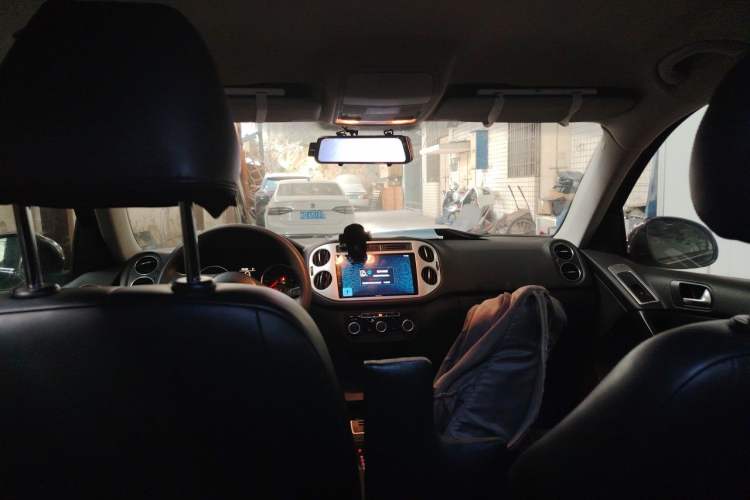Used Volkswagen Tiguan 2013 1.8TSI Automatic Two-Wheel Drive Trend Edition Headliner