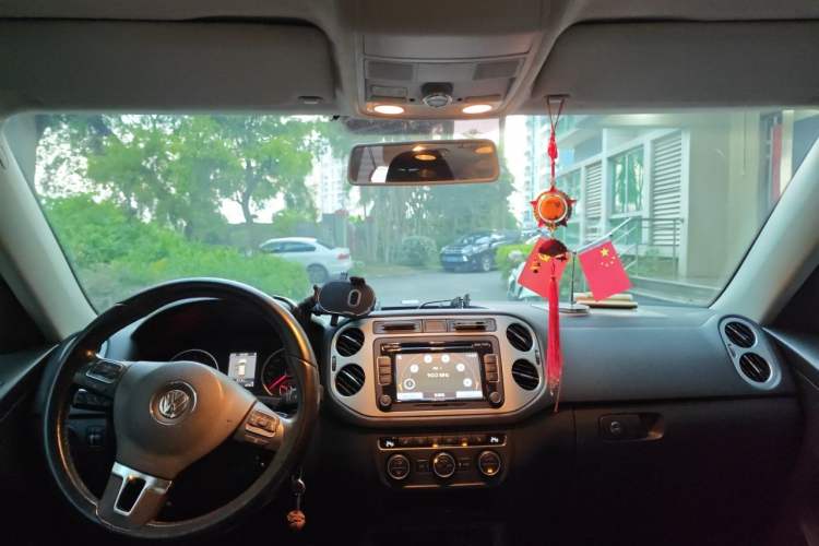 Used Volkswagen Tiguan 2013 1.8TSI Automatic Two-Wheel Drive Luxury Model Headliner