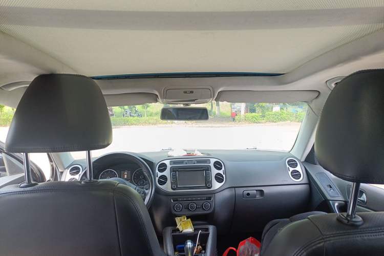 Used Volkswagen Tiguan 2013 1.8TSI Automatic Two-Wheel Drive Luxury Model Headliner