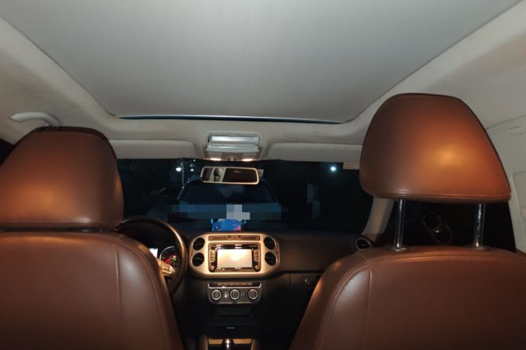 Used Volkswagen Tiguan 2013 2.0 TSI Automatic All-Wheel Drive Luxury Edition Headliner